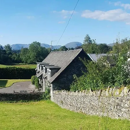 Semesterbostad Beautiful 3-bed Stone Barn In Idyllic